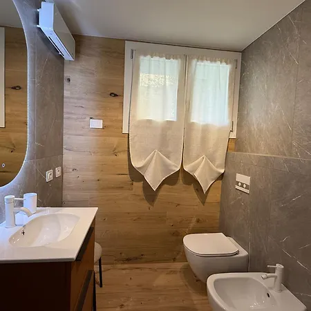 Alfierib - Netflix-parking-supermarket-centro