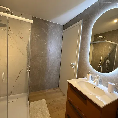 Alfierib - Netflix-parking-supermarket-centro * Bergamo