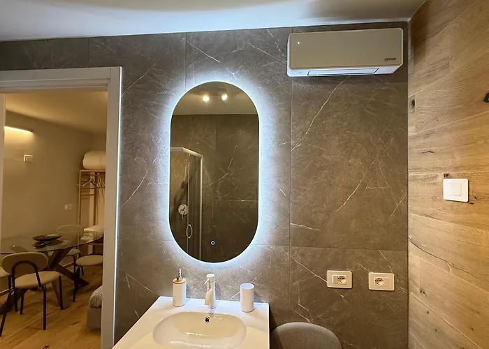 Alfierib - Netflix-parking-supermarket-centro Daire