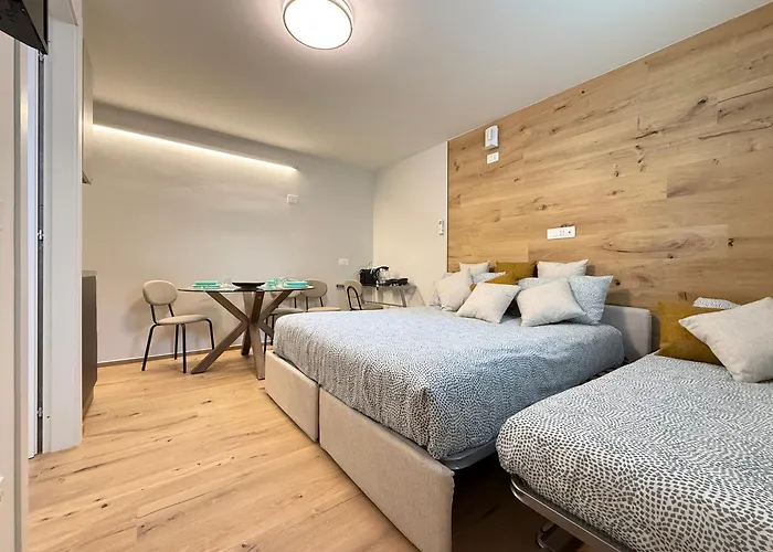 Daire Alfierib - Netflix-parking-supermarket-centro *