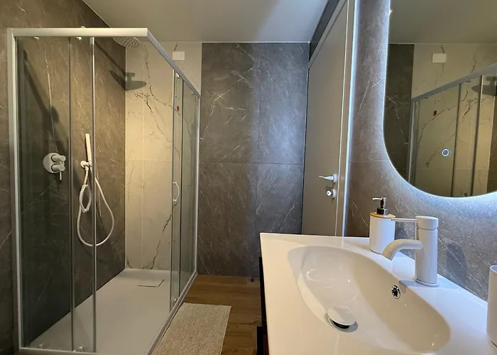 Alfierib - Netflix-parking-supermarket-centro * Bergamo