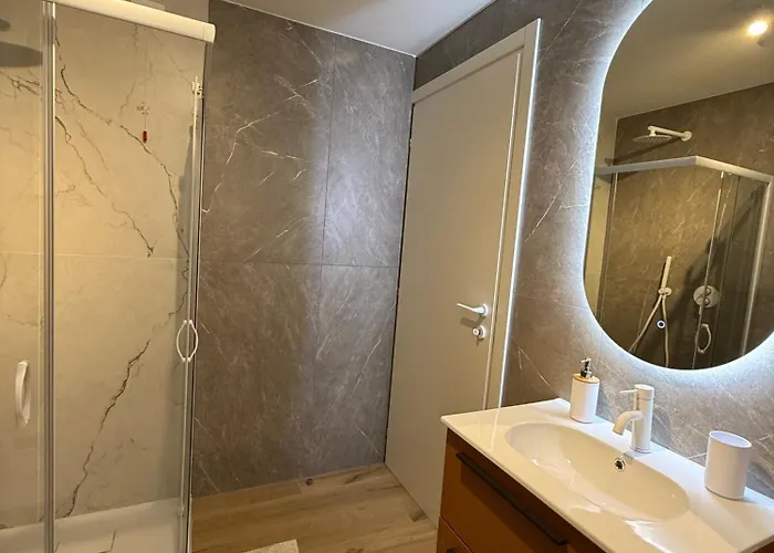 Alfierib - Netflix-parking-supermarket-centro * Bergamo