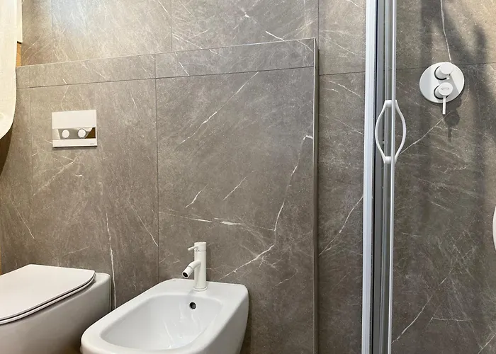 Daire Alfierib - Netflix-parking-supermarket-centro *